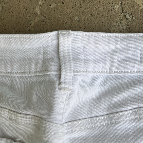 EUC NYDJ white denim Marilyn Straight capris - Picture 13 of 15